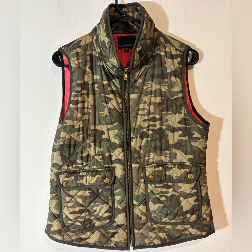 Cynthia Rowley Womens Large Camo Full Zip Vest Hot Pink Interior Gold Zip Pocket